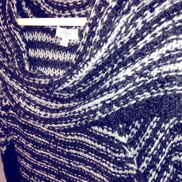 SZ S UMGEE SWEATER BLACK and WHITE NWOT - Picture 3 of 5